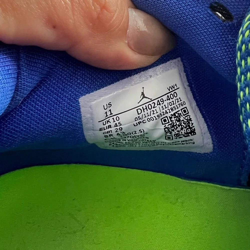Nike Blue and Green Athletic Shoes